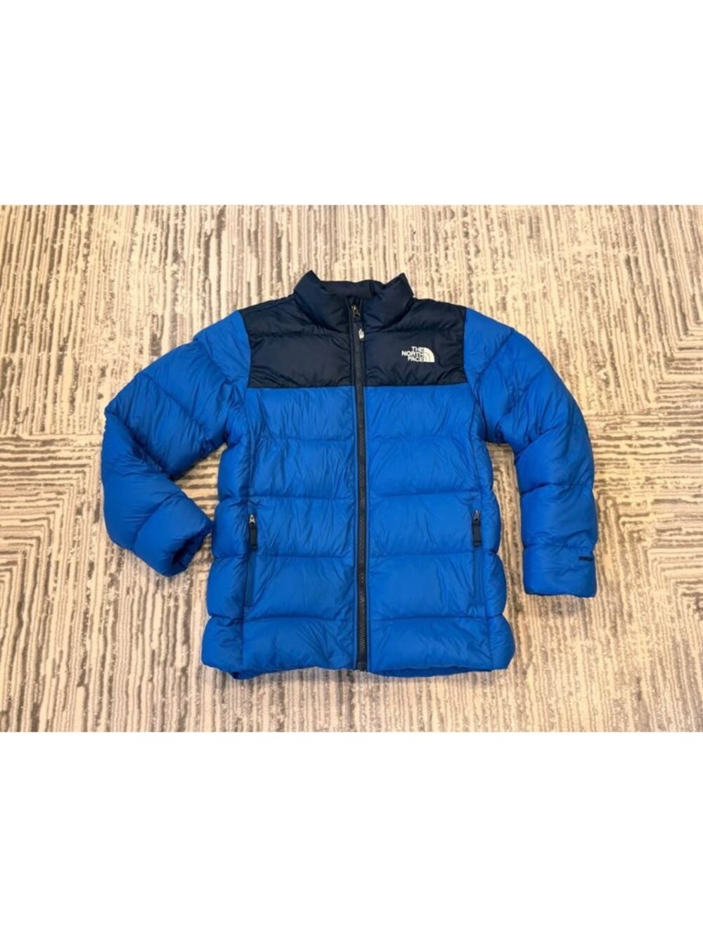 The North Face boys youth large 14/16 blue 550-fill down Winter puffer coat $200